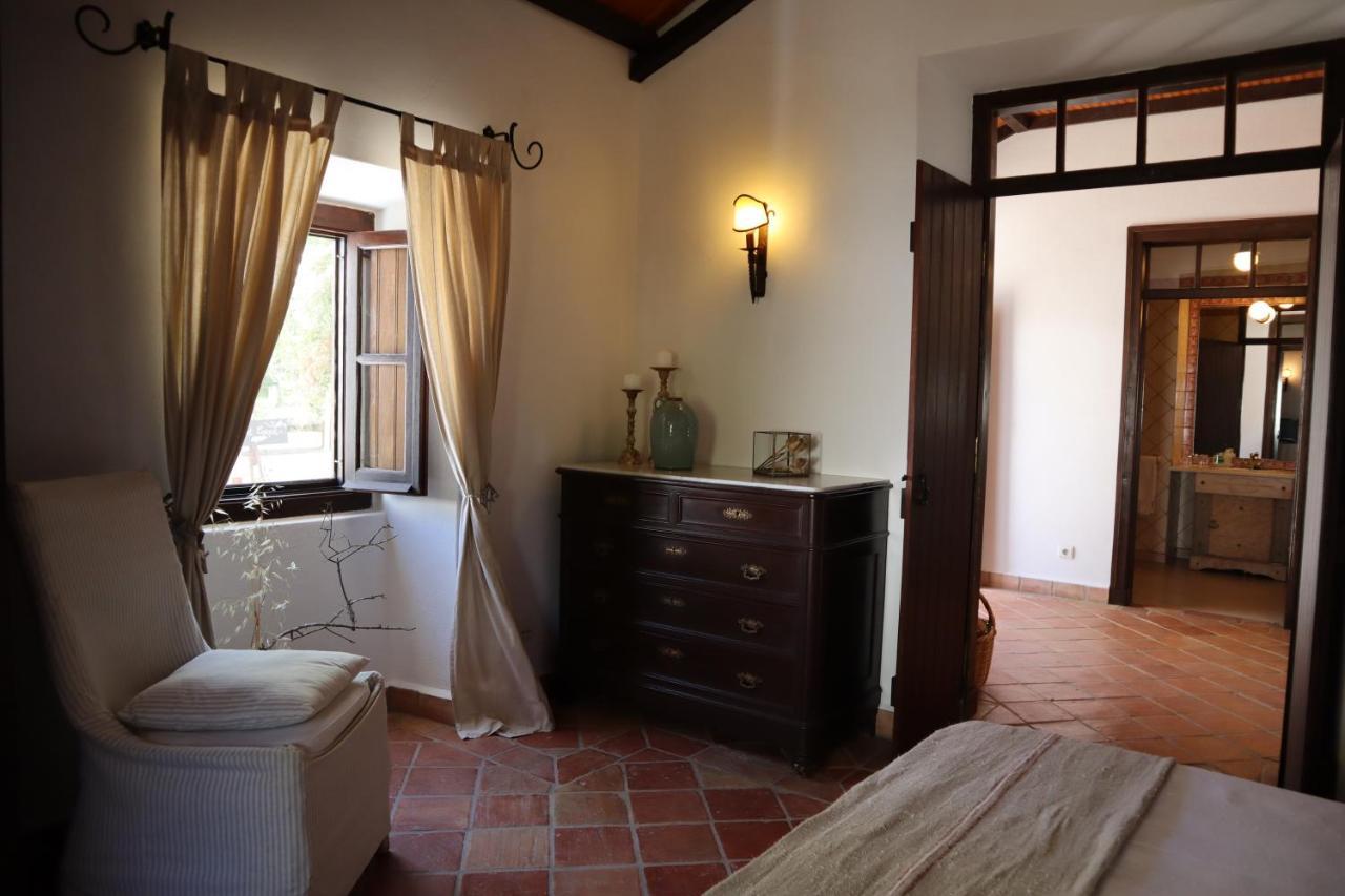 Bed and breakfast Os Agostos Extérieur photo
