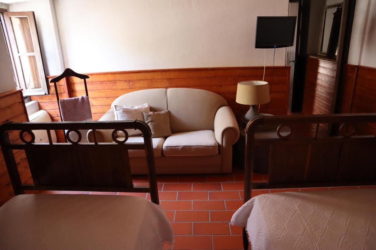 Bed and breakfast Os Agostos Extérieur photo